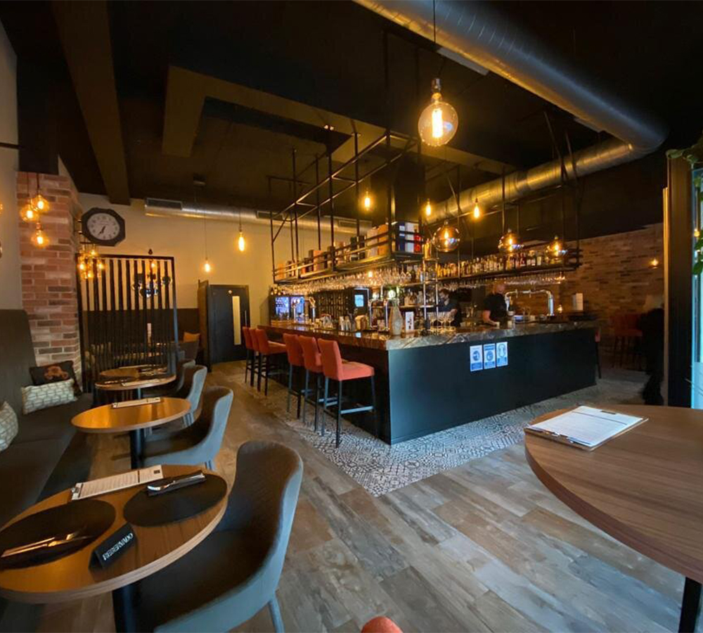lounge-bar
